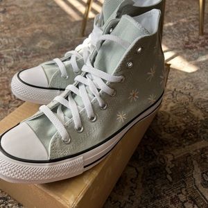 Floral Converse